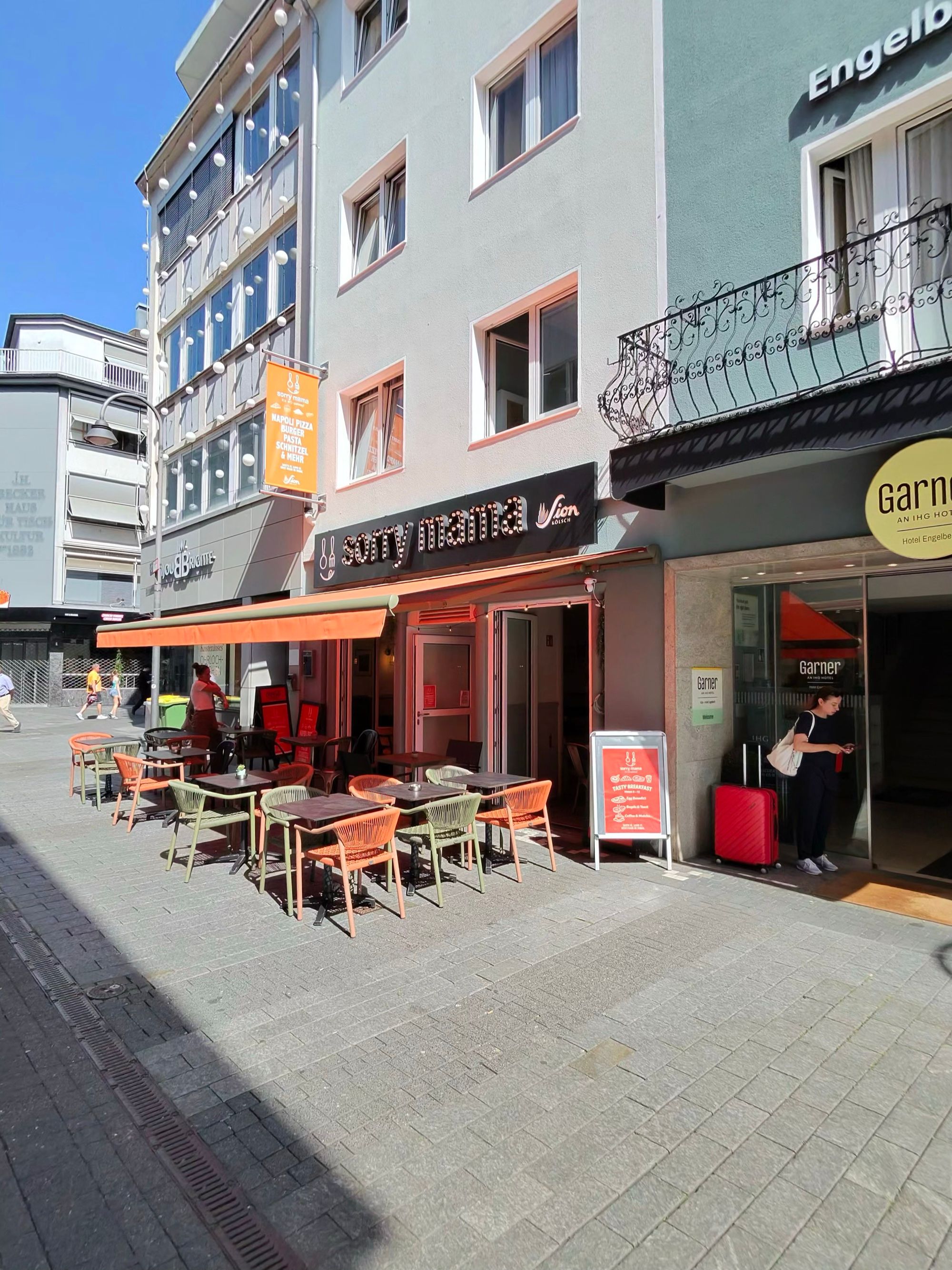 Eingang von Sorry Mama an der Obenmarspforten in der Kölner Innenstadt